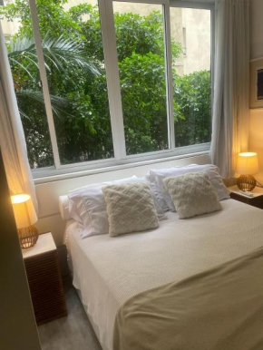 New, quiet, right near BEACH, SUBWAY and LAGOA!